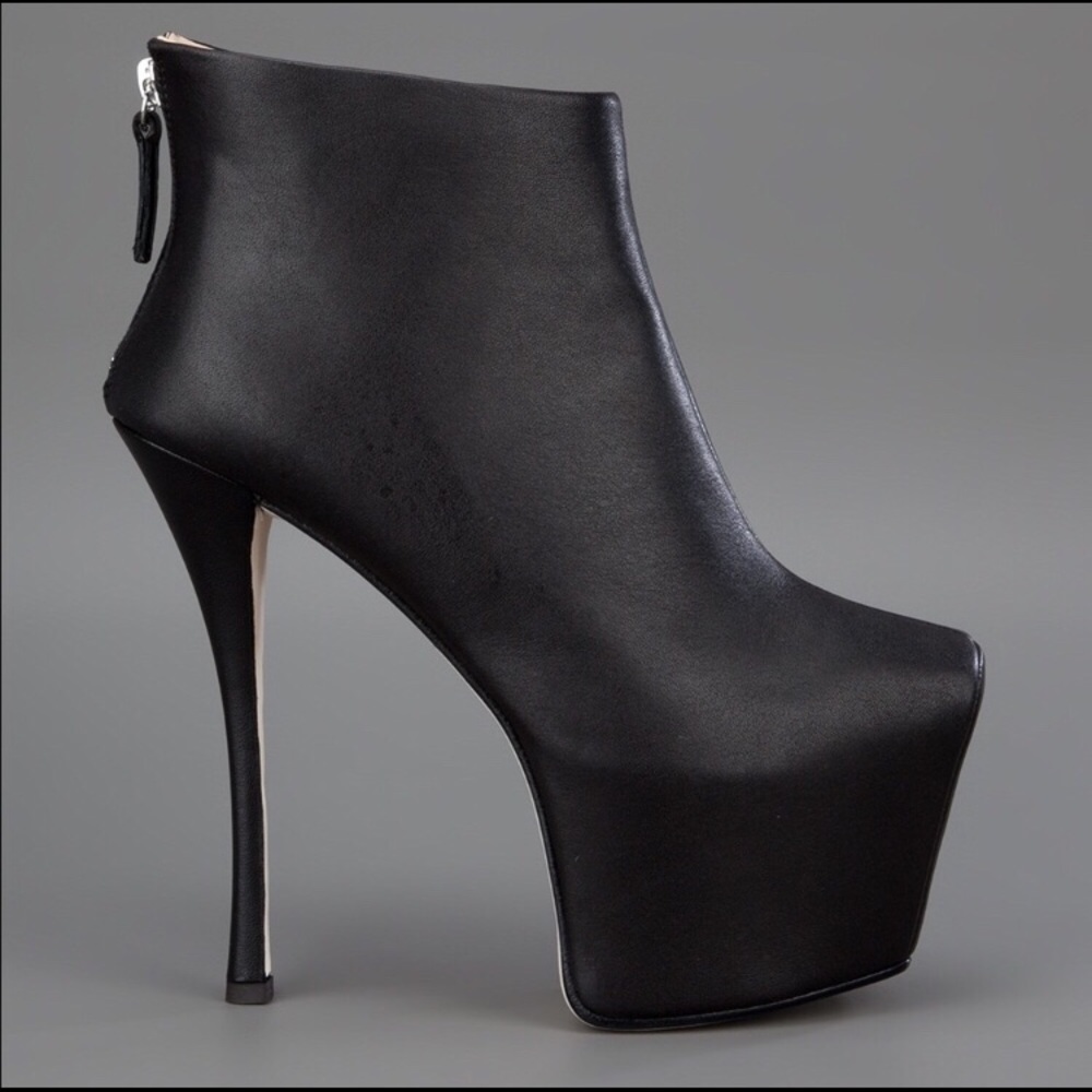 Giuseppe Zanotti Ambra Architectural Booties 9/40